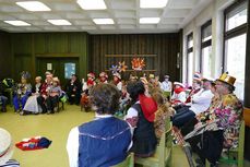 Naumburger Prinzenpaare mit Hofnarren besuchen den Kindergottesdienst (Foto: Karl-Franz Thiede)